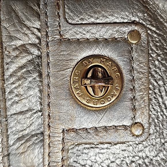 Marc Jacob's Crossbody Bag Gold Metallic Gold Hardware - Picture 2 of 13